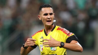 Foto de No olho do furacão: os árbitros que sustentam o peso do Brasileirão e a aposta da CBF